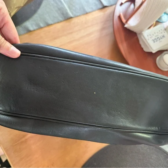 Vintage Coach Leather Purse Style #7789 - Picture 3 of 7